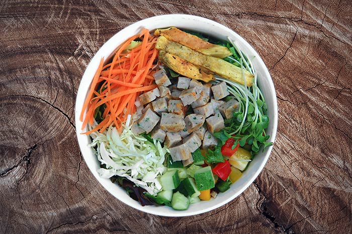 Salat chả cá thu với sự kết hợp giàu dinh dưỡng